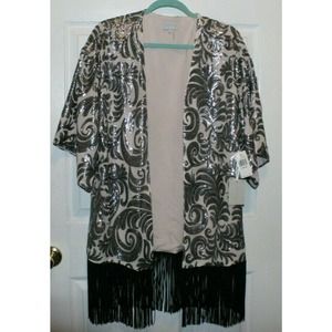 New 1 State Open Front Fringe  3/4 Sleeves Large